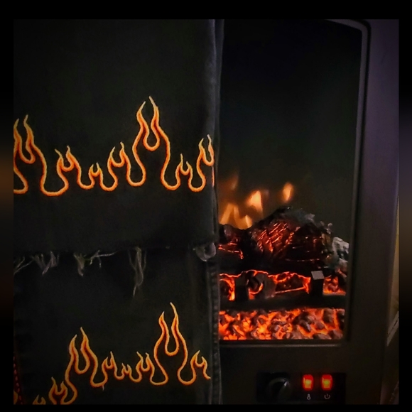 black wrangler wide leg jeans, with hand embroidered details - Picture 3 of 6